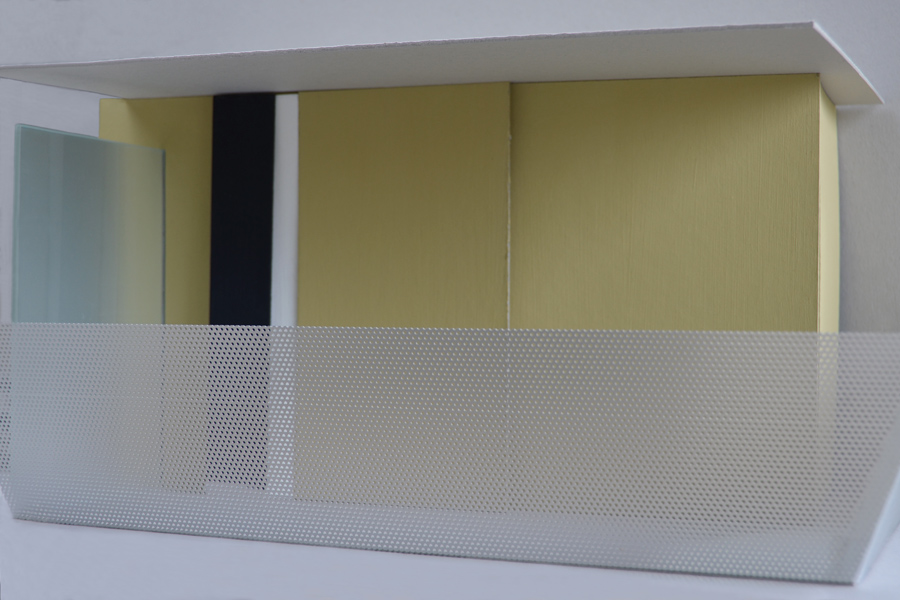 Farbgestaltung im Aussenraum: Das Bild zeigt das Arbeitsmodell eines Balkons mit der Farbverteilung an den Bauteilen.
